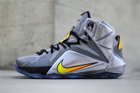 latest nike basketball shoes pictures.